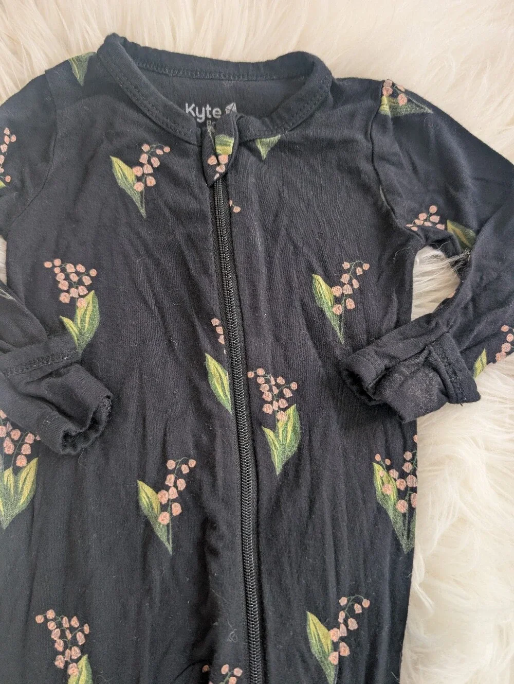 Kyte Baby Bamboo Black Floral Footed Zippered Pajamas 0-3 Months Midnight Lilly